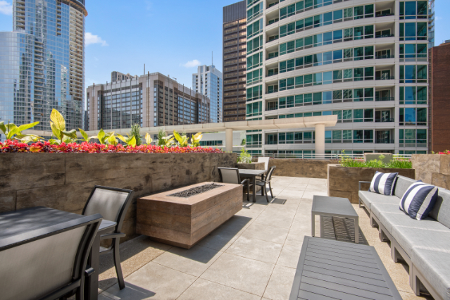 Atwater_Amenities_Rooftop_JimTschetter_2023